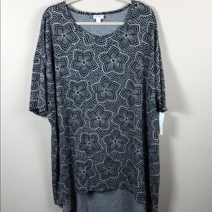 LIKE NEW LuLaRoe Irma Shirt